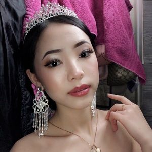 MKHjewelry Hmong Rhinestones Earring